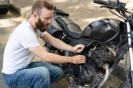 3 Manfaat Memanaskan Motor Sebelum Berkendara, Simpel Tapi Banyak Efeknya Merawat Motor